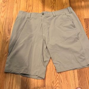 Under Armour dry fit shorts size 40,great condition!